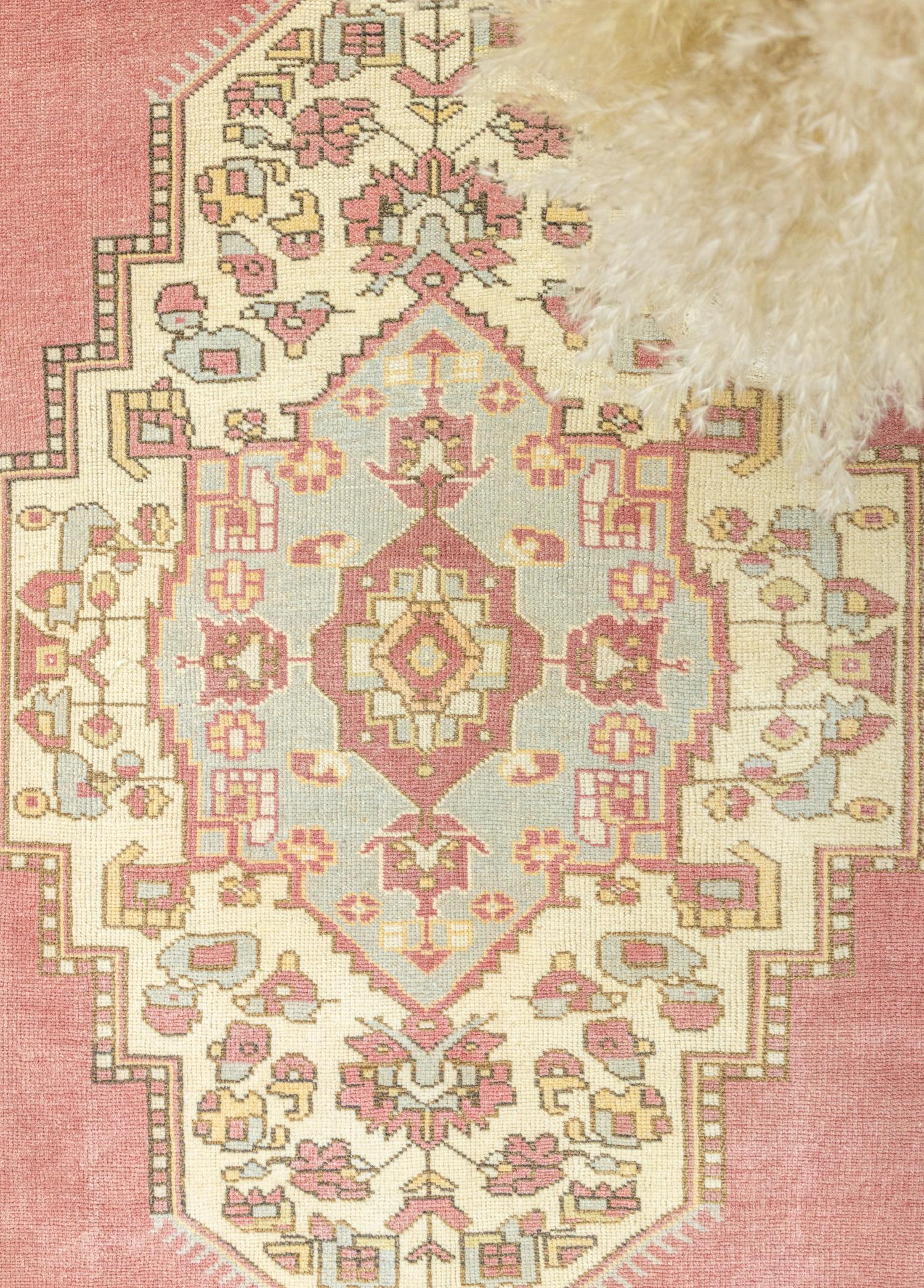 Liatris Traditional Patterned Wool Runner, 91x309 cm