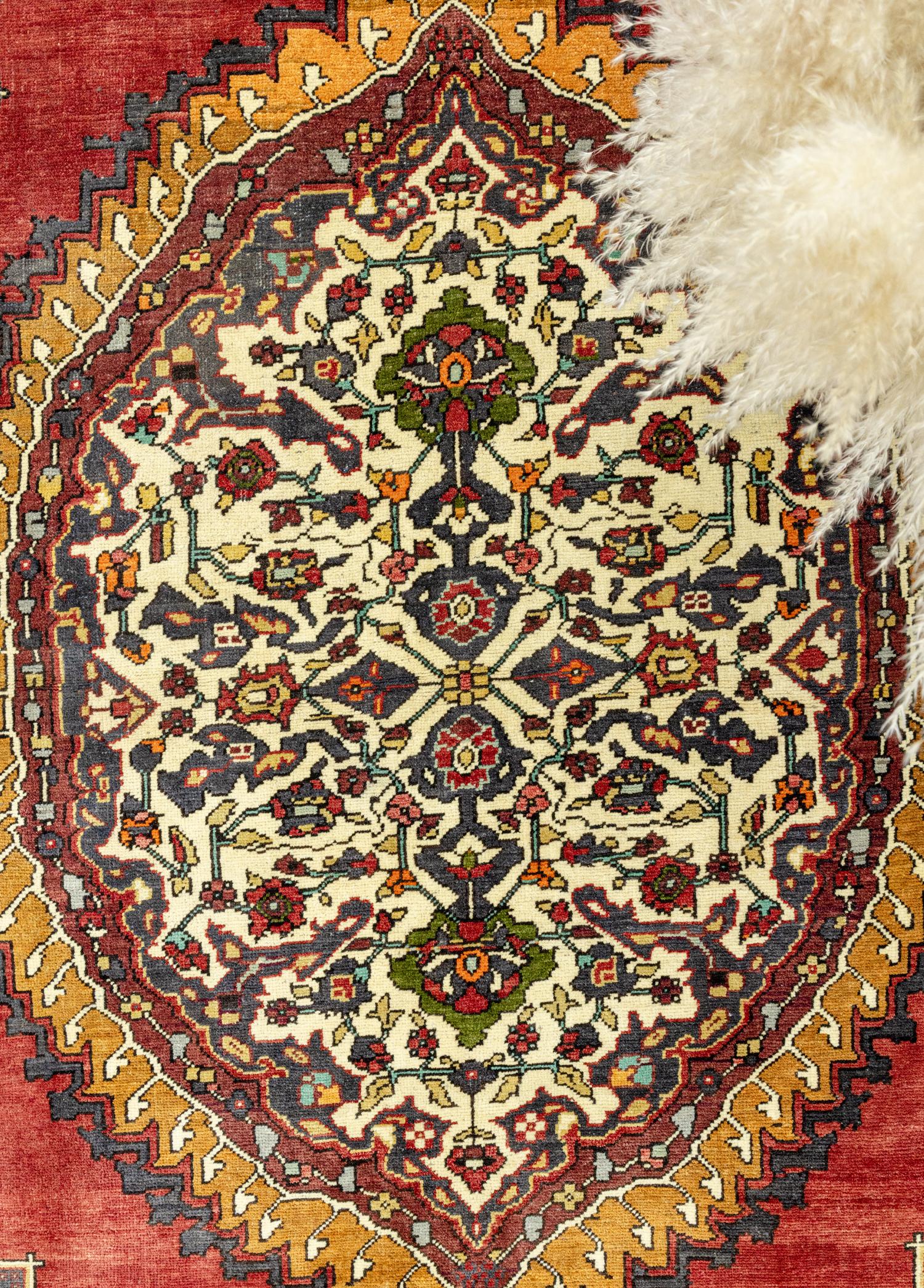 Ostan Handwoven Wool Taşpınar Rug 201x333 cm