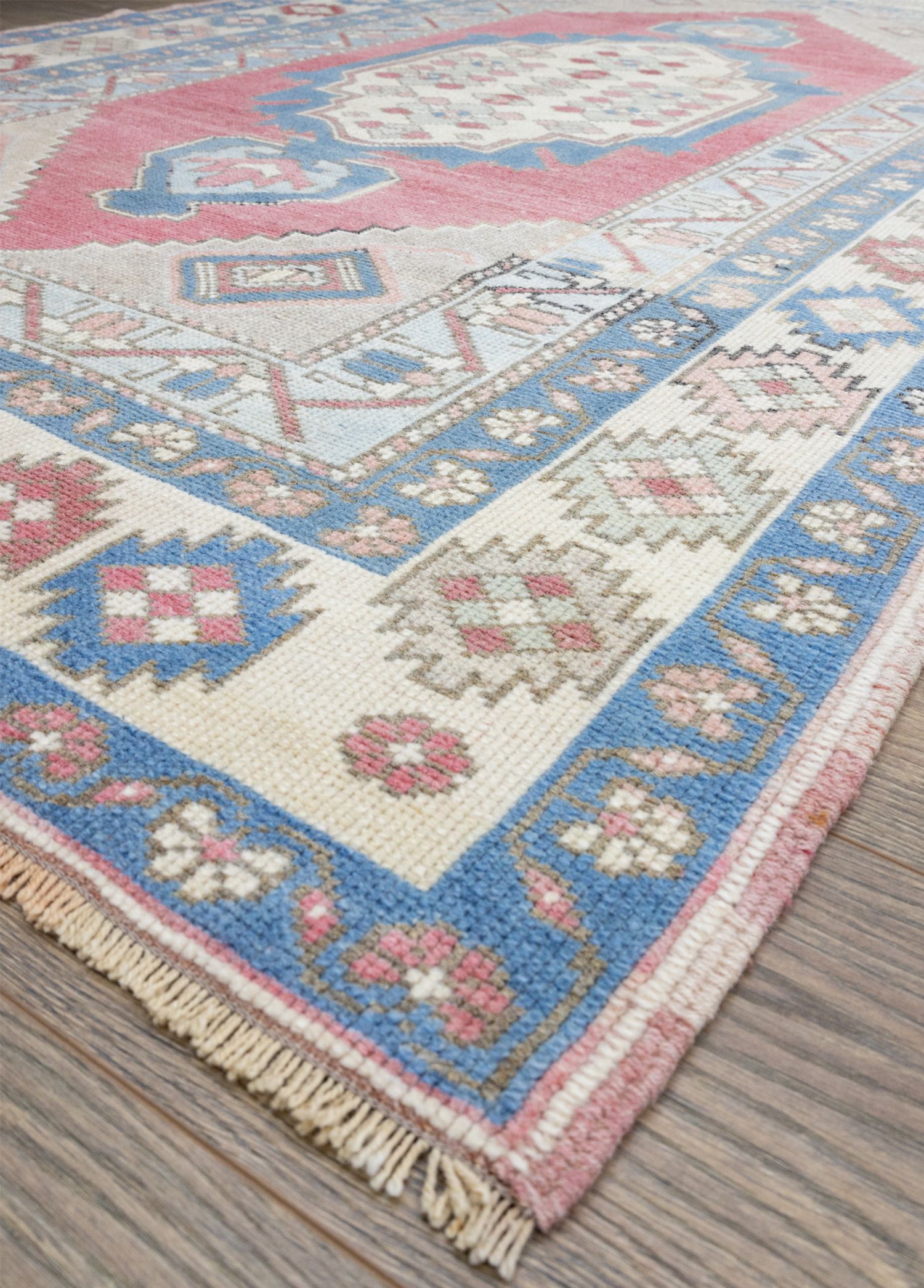 Bala Renkli El Dokuma Taşpınar Halısı 133x222 cm