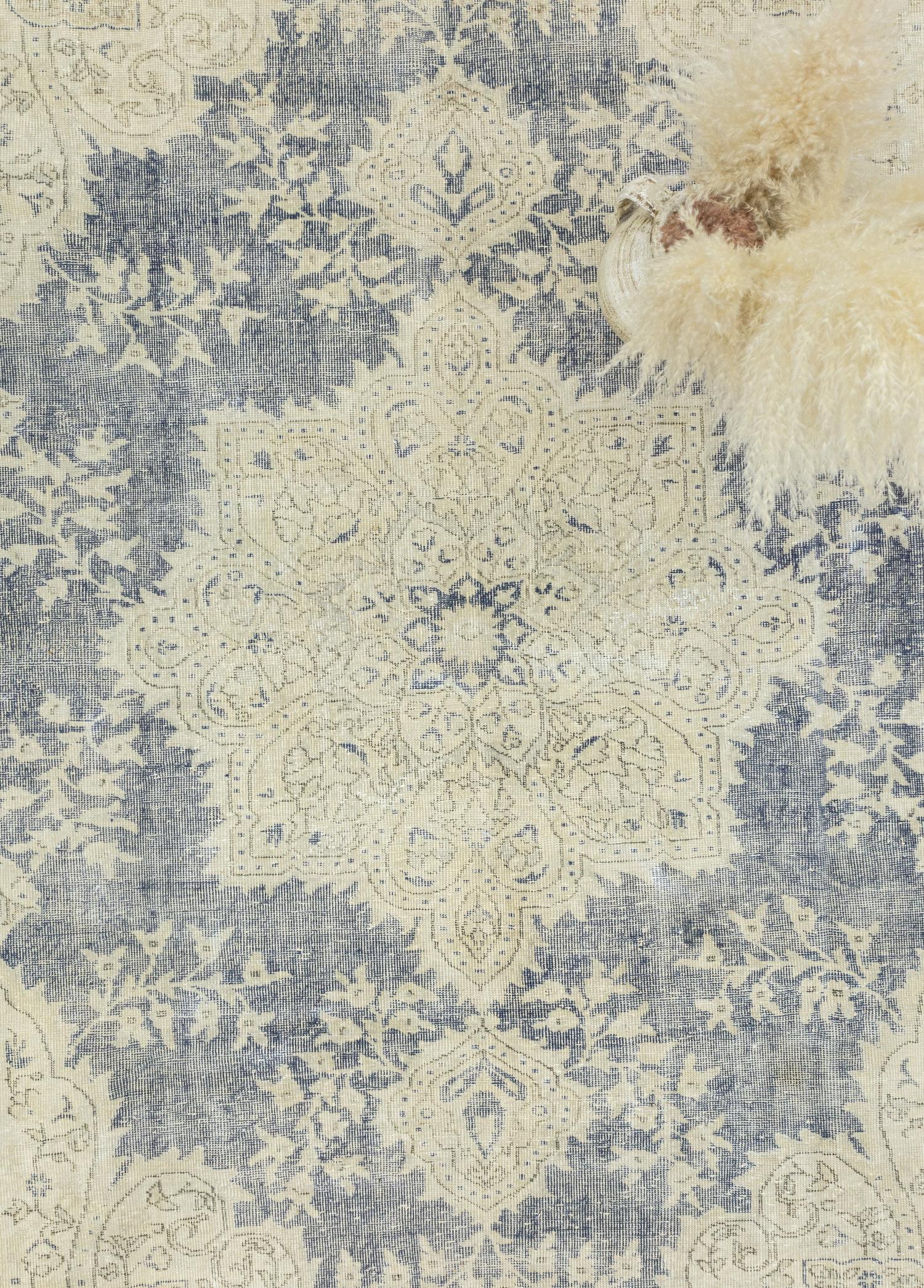 Viola Madalyon Tasarımlı El Dokuma Halı 210x314 cm