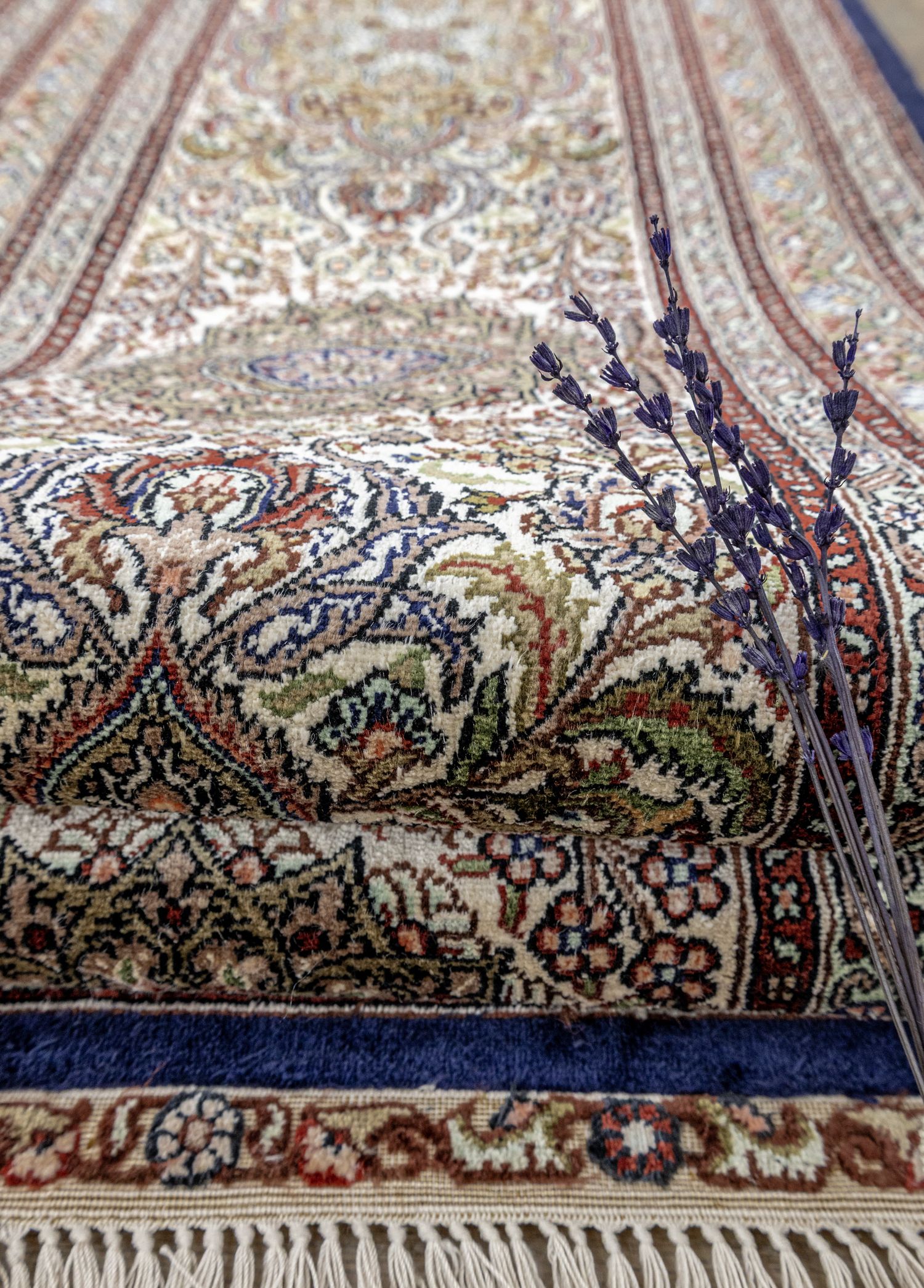 Varamin Madalyon Desenli İpek Halı 305x414 cm