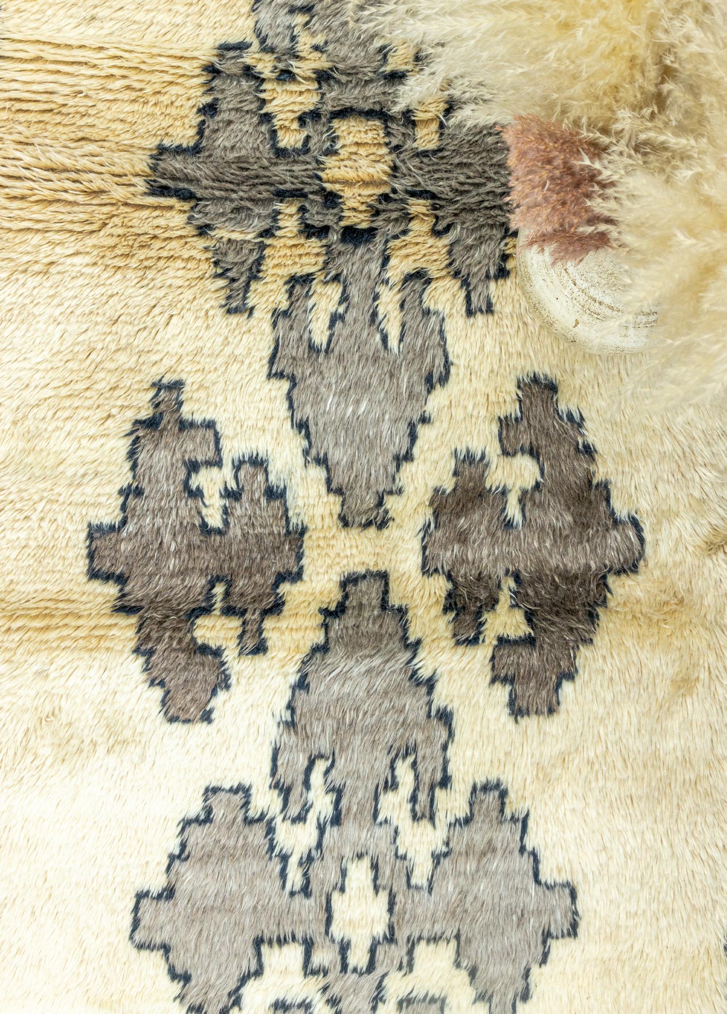 Malaga Handwoven Angora Wool Rug 118x211 cm