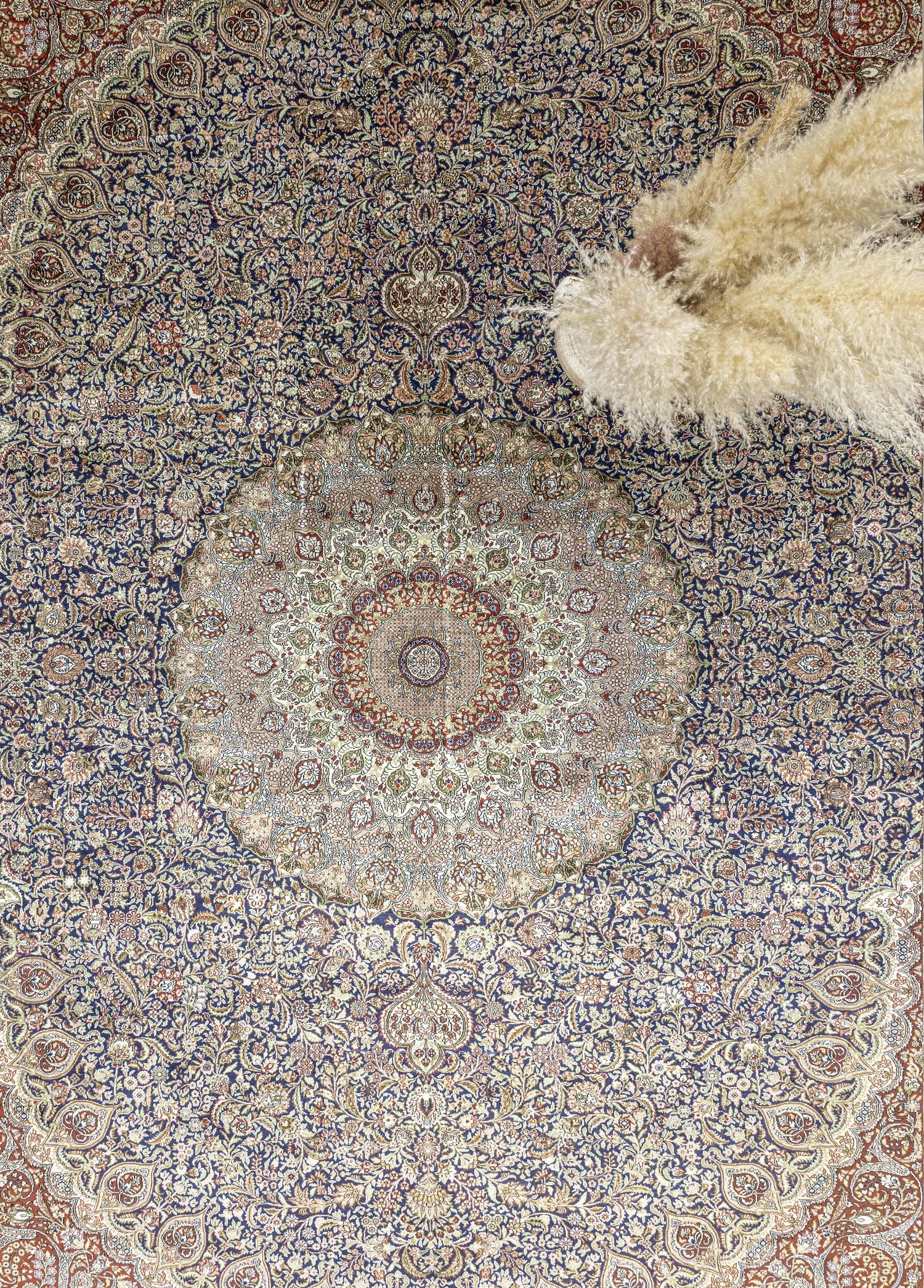 Varamin Madalyon Desenli İpek Halı 305x414 cm