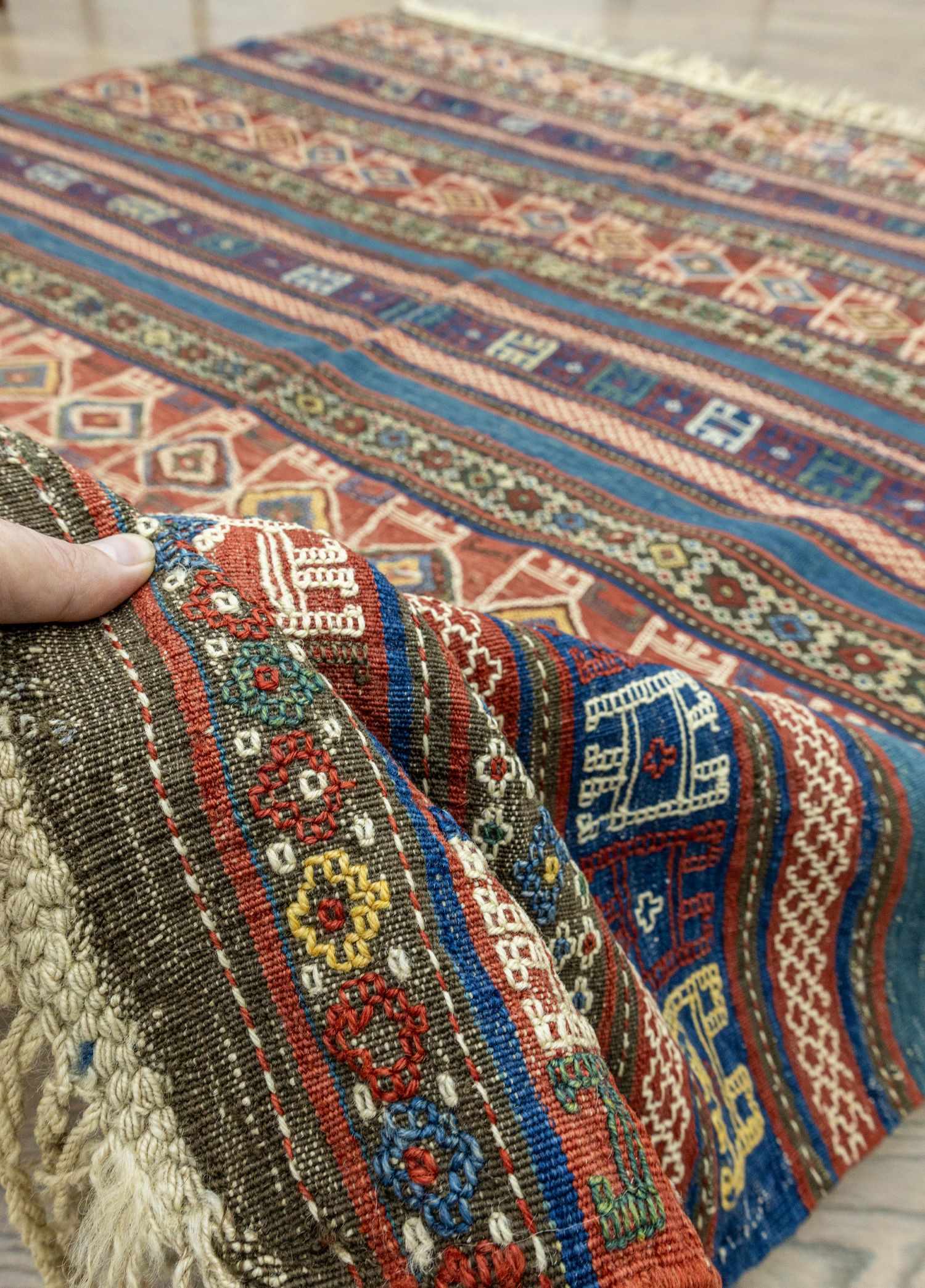 Kafkas, Verne El Dokuma Renkli Antika Kilim 