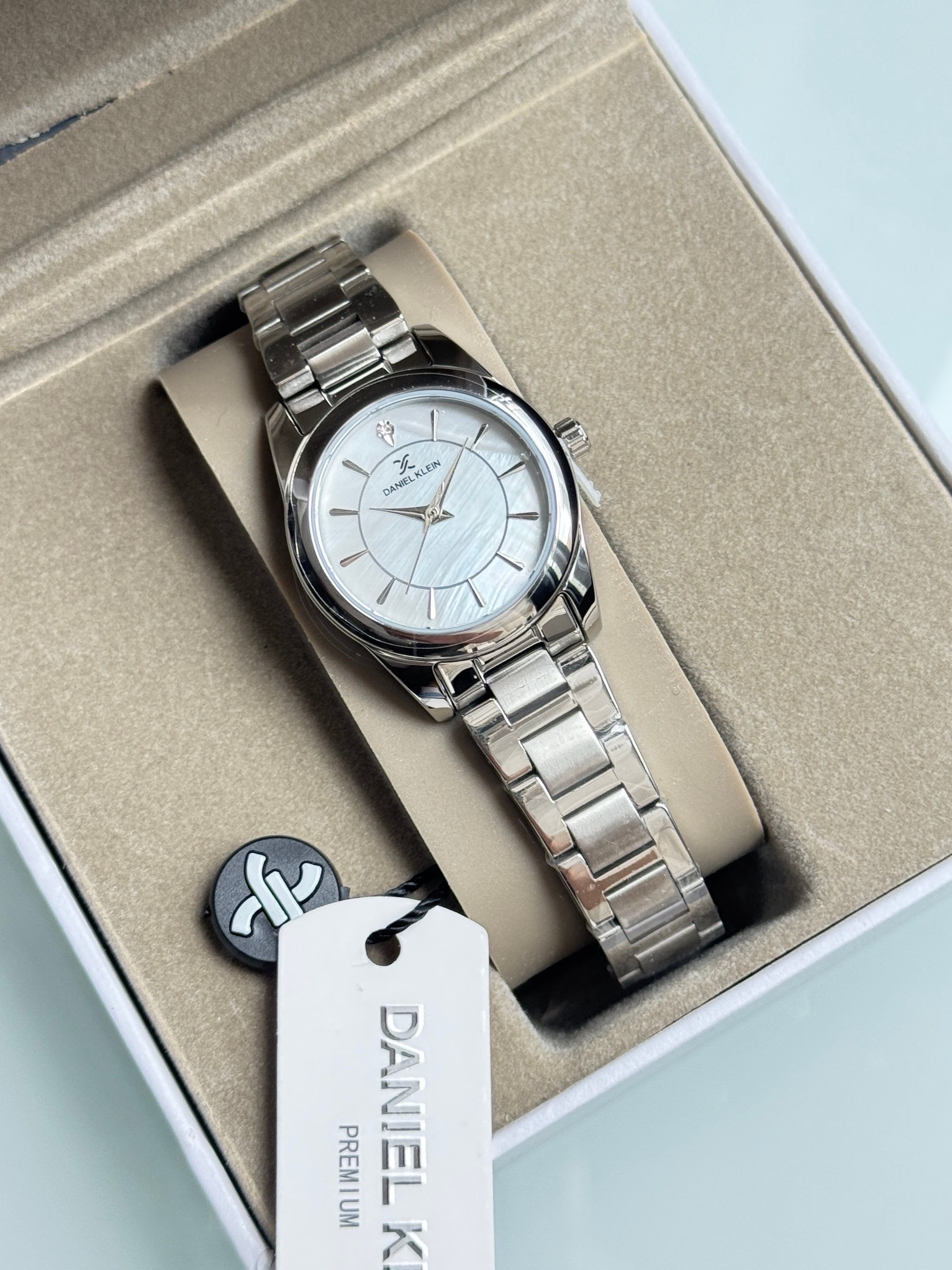 Orijinal Daniel Klein Kadın İsimli Kol Saati Premium Seri main variant image