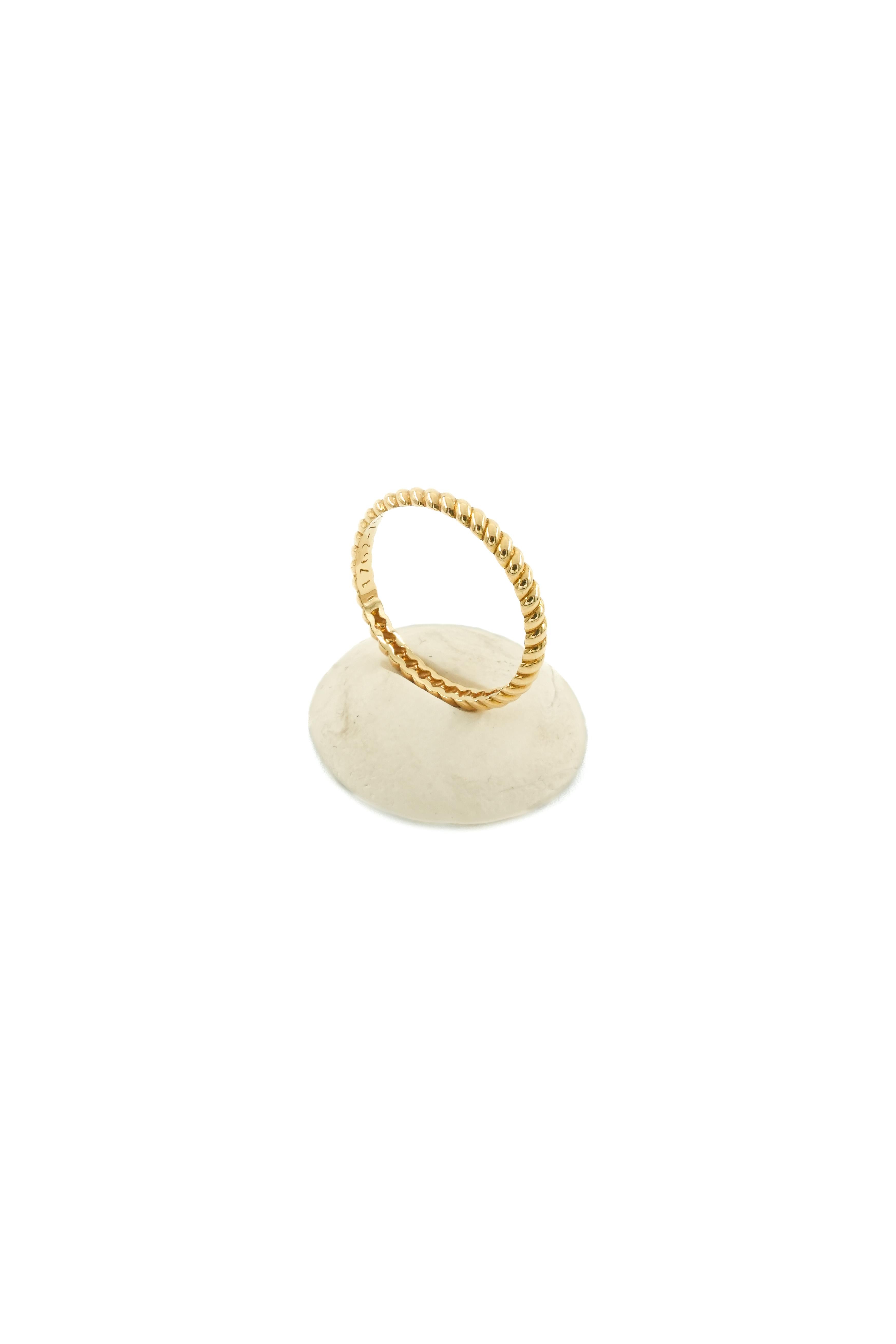 Twisted Circle Gold Ring 18232