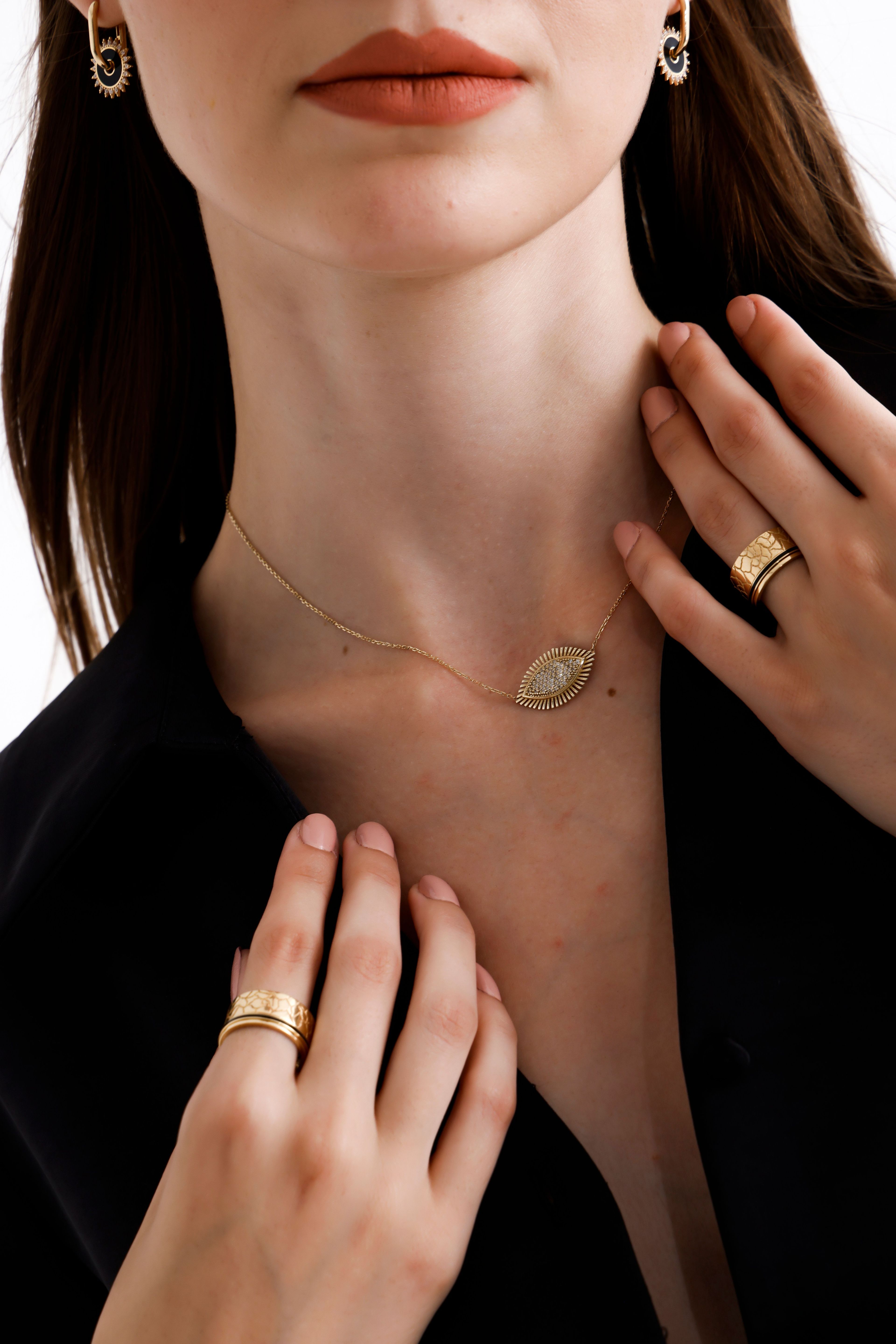 Eye of Elegance Gold Necklace 14231