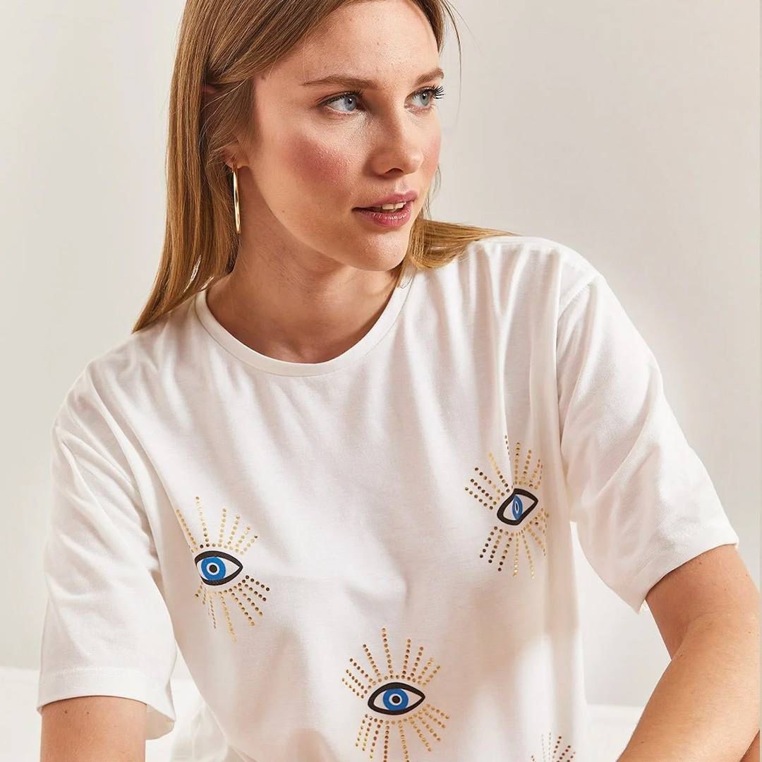 0 Yaka Göz Baskılı Oversize Kadın T-Shirt