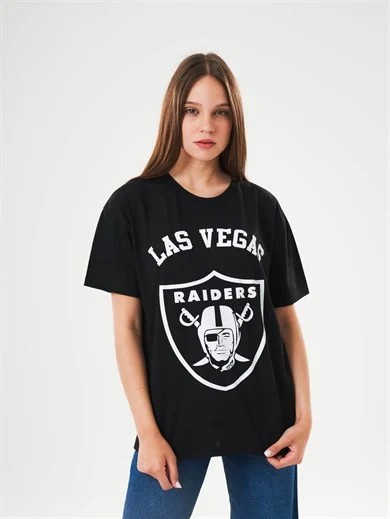 Bis Yaka Ön Las Vegas Yazı Çift Kılıçlı Korsan Kafa Kadın T-Shirt