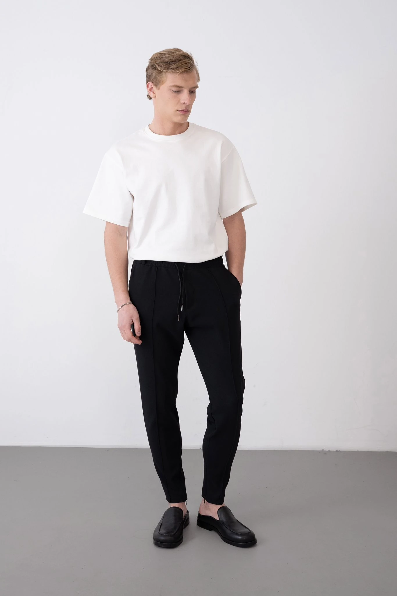 Beli Lastikli Paçası Fermuar Detay Erkek Pantolon