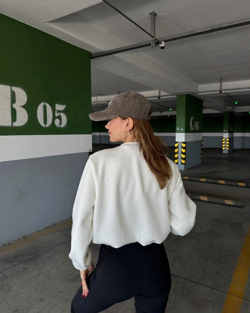 0 Yaka Studio Nakışlı Kadın Tulumlu Sweatshirt