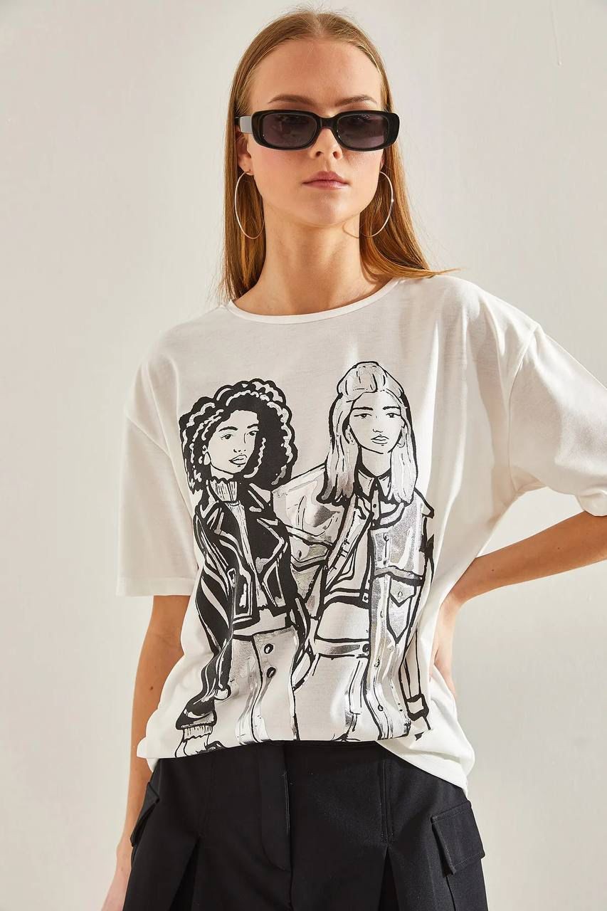 0 Yaka Kız Baskılı Oversize Kadın T-Shirt