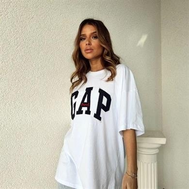 0 Yaka Gap Nakışlı Oversize Kadın T-Shirt