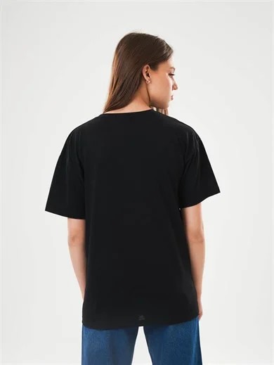 Bis Yaka Ön Las Vegas Yazı Çift Kılıçlı Korsan Kafa Kadın T-Shirt