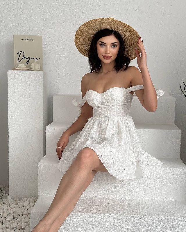 Askısı Bağlamalı Mini Güpür Elbise