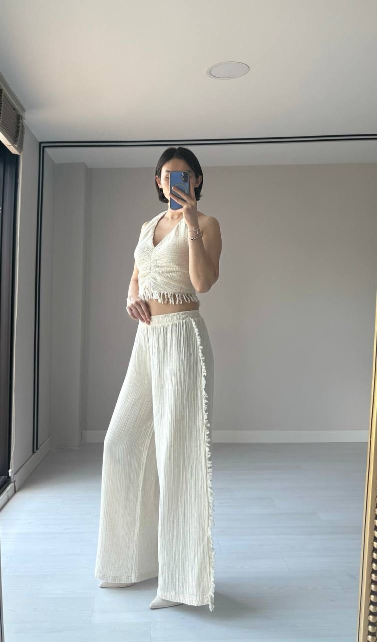 Boyundan Bağlamalı Önü Büzgülü Püsküllü Kadın Crop Bluz