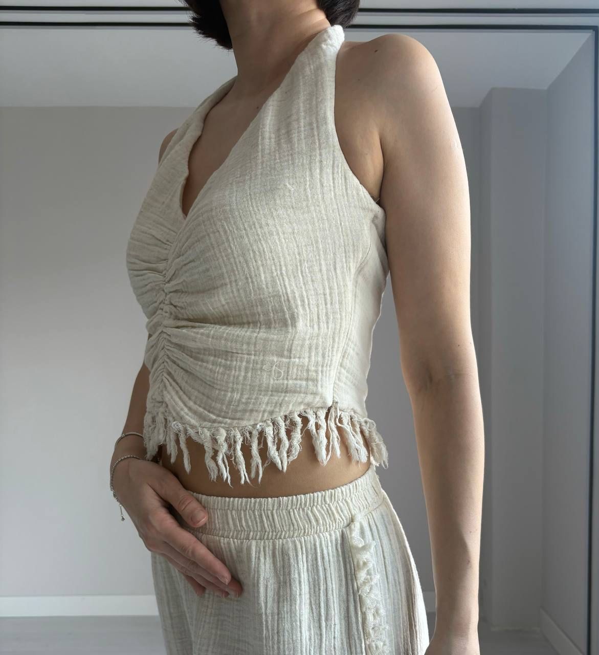 Boyundan Bağlamalı Önü Büzgülü Püsküllü Kadın Crop Bluz