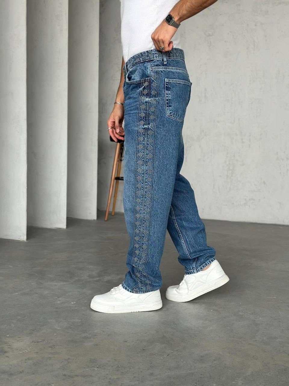 Kemer Yan Detay İşlemeli Baggy Jean Pantolon