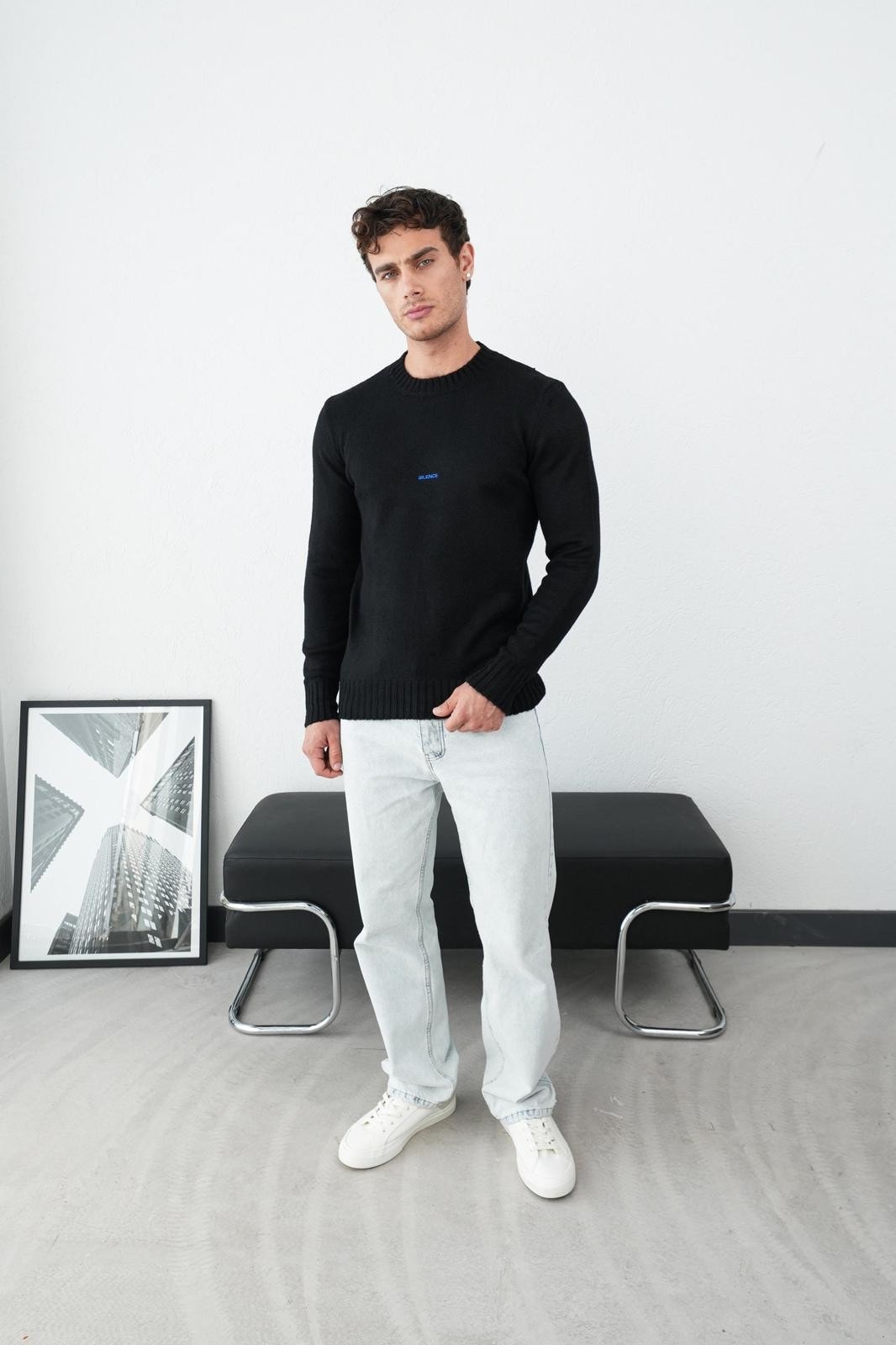 0 Yaka Sılence Nakış Erkek Triko Kazak