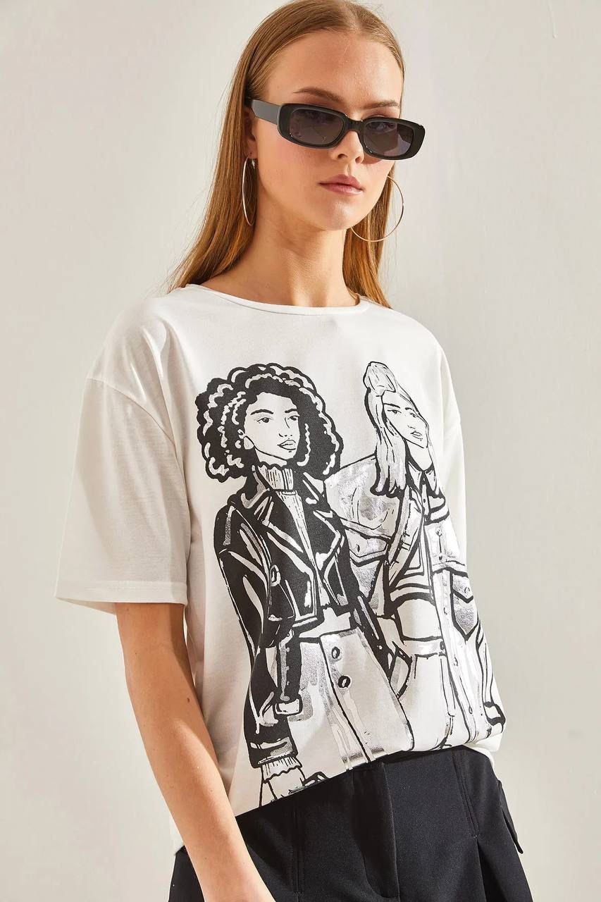 0 Yaka Kız Baskılı Oversize Kadın T-Shirt
