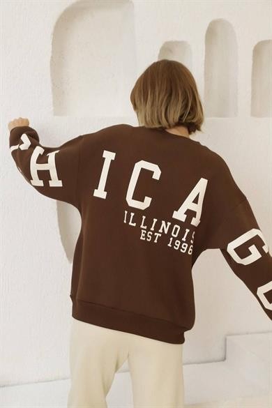 0 Yaka Arkası Chicago Baskı Şardonlu Oversize Kadın Sweatshirt