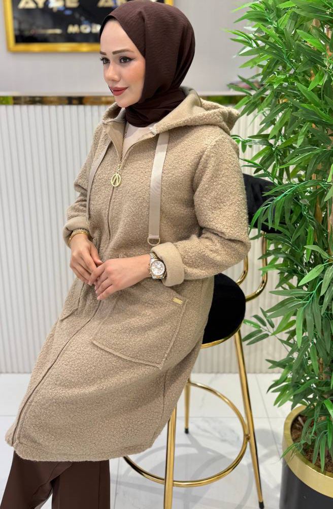 Kapişonlu Kuzu Kaban image