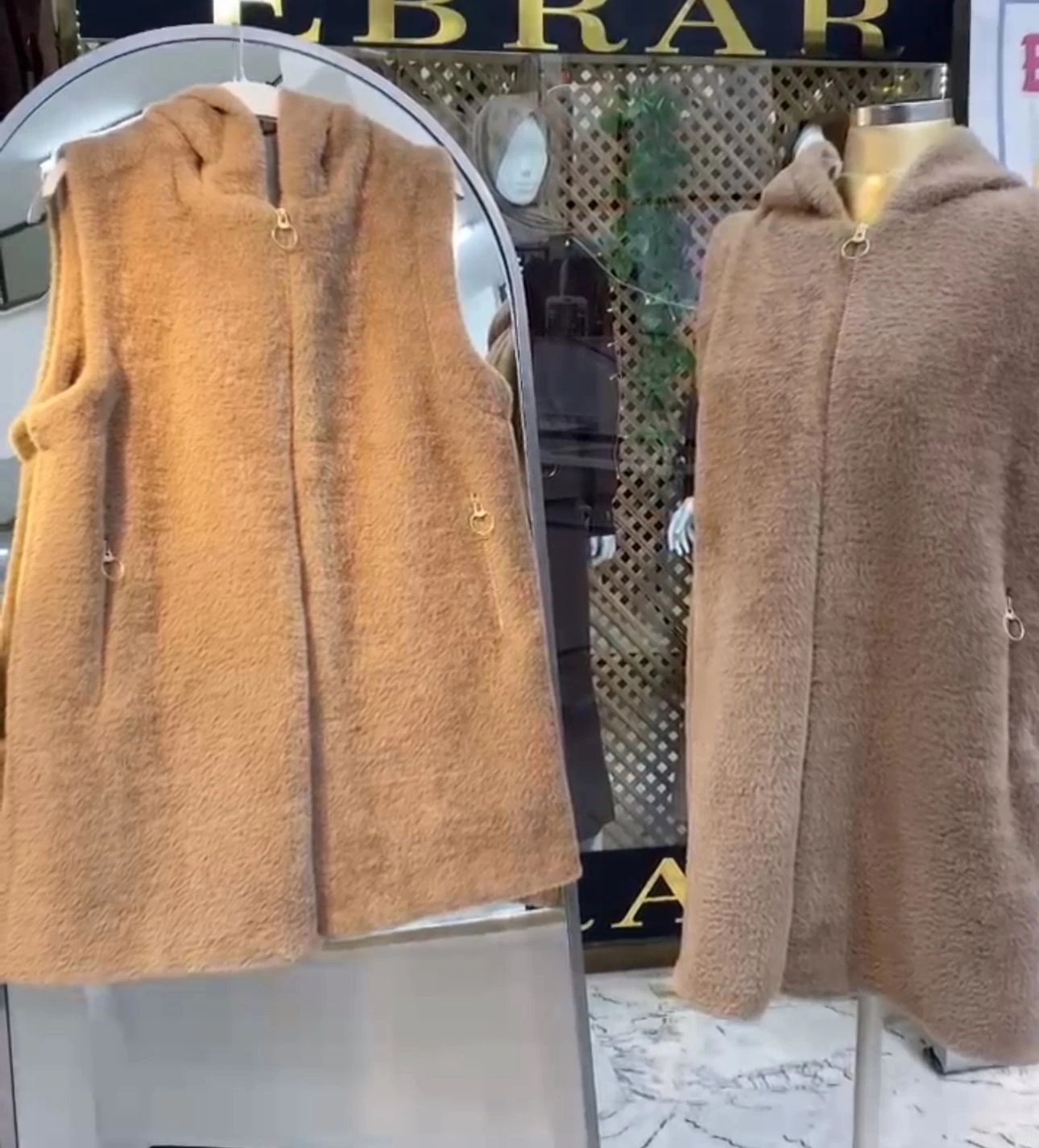 Kapüşonlu Fermuarlı Astarlı Angora Yelek image