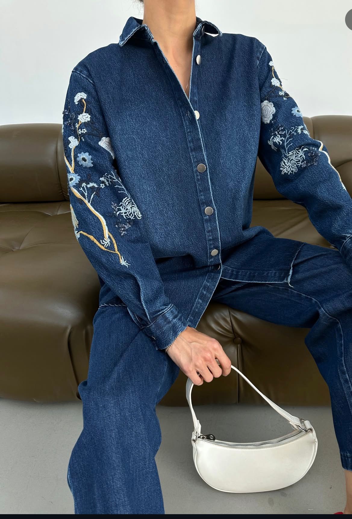 Yeni Sezon İşlemeli Kot Ceket Ebrar Butik image