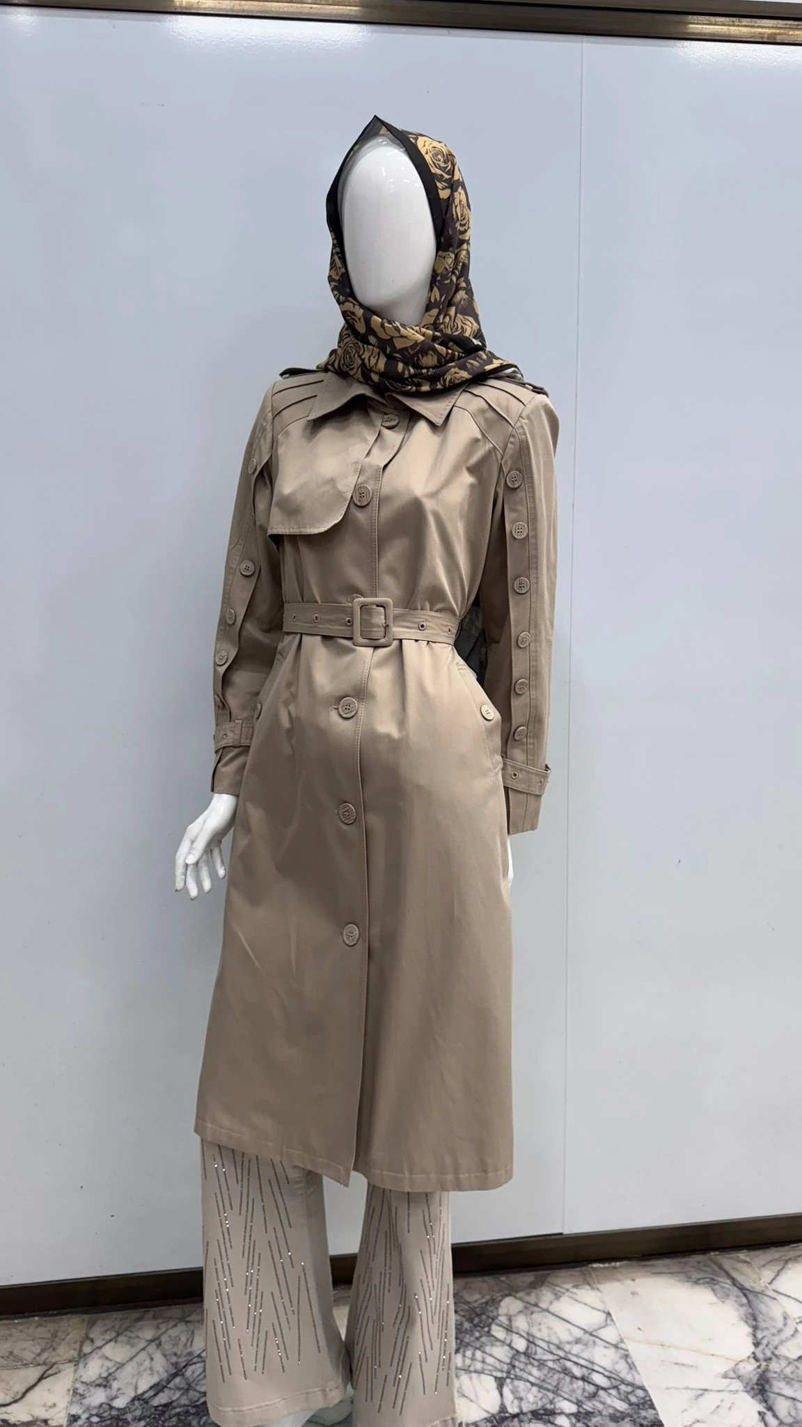 Omuz Apoletli Kemerli Ön Düğmeli Trench Kot image