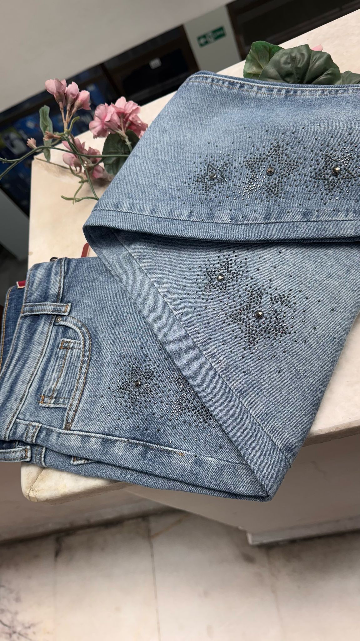 Yıldız Taşlı Likralı Denim kot image