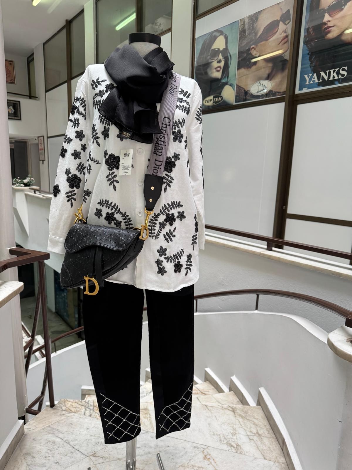 İthal Gabardin Kumaş Nakış Detaylı
