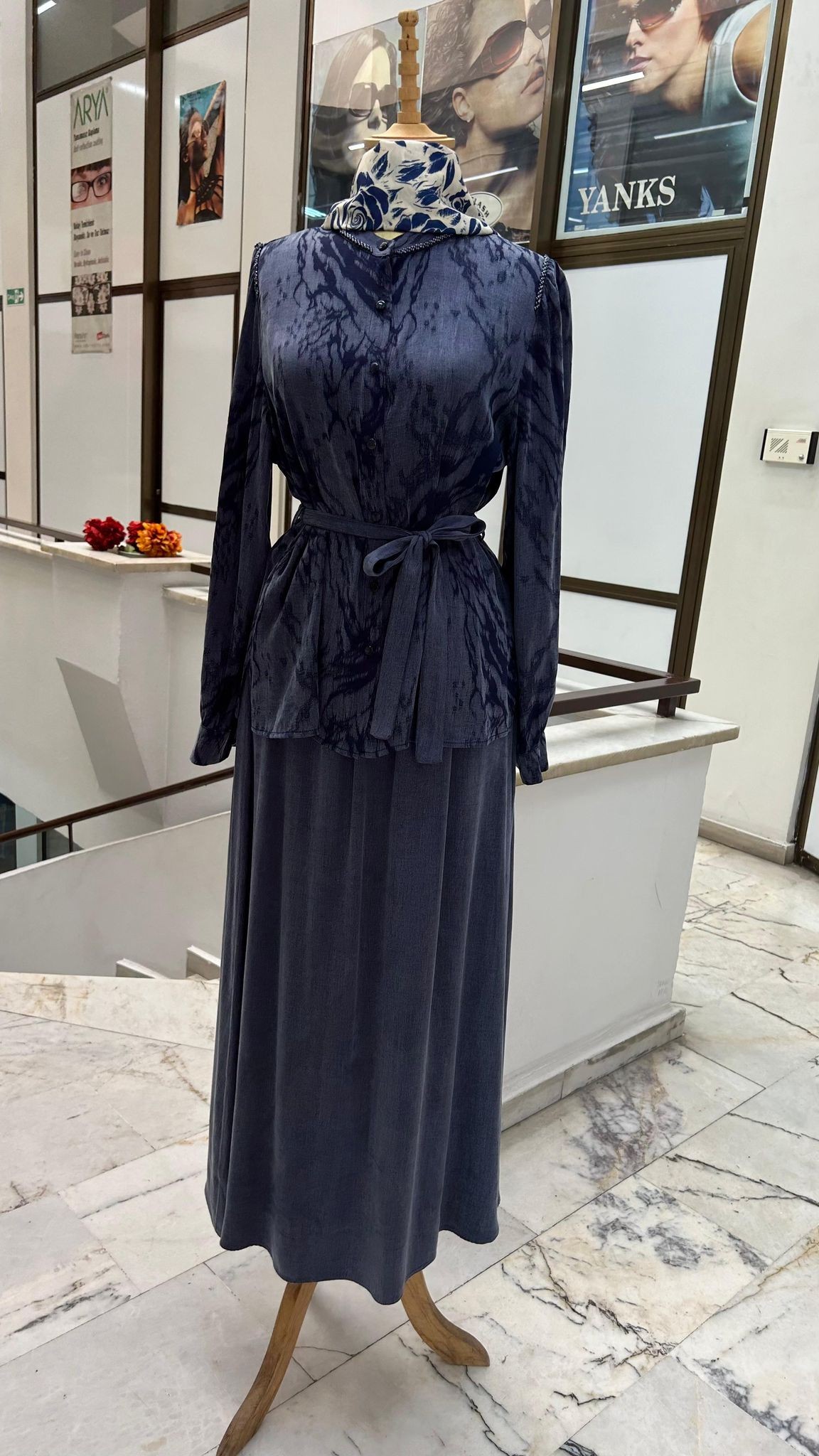 İpek Qupra Etekli Takım | Ebrar Butik - Lacivert image