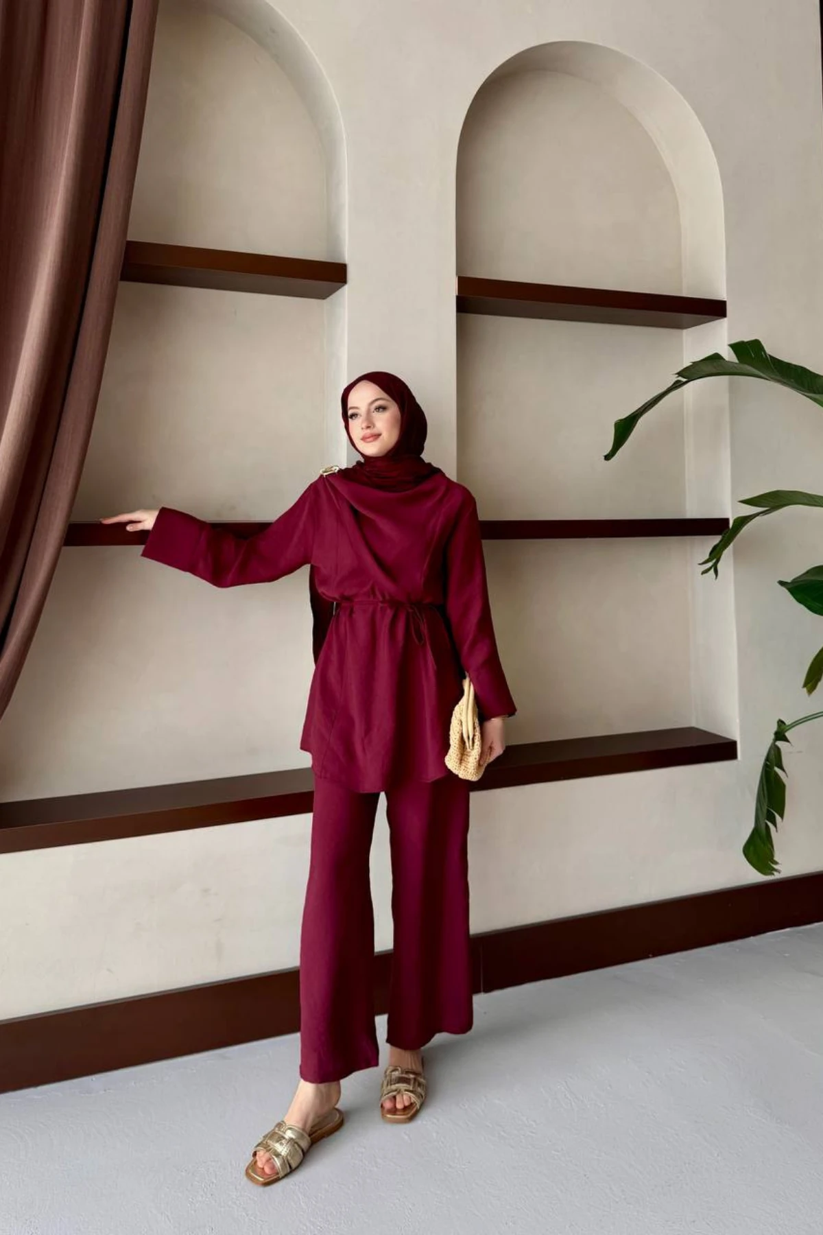  Broşlu, Kuşaklı Tunik Bol Paça Pantolon İkili Takım