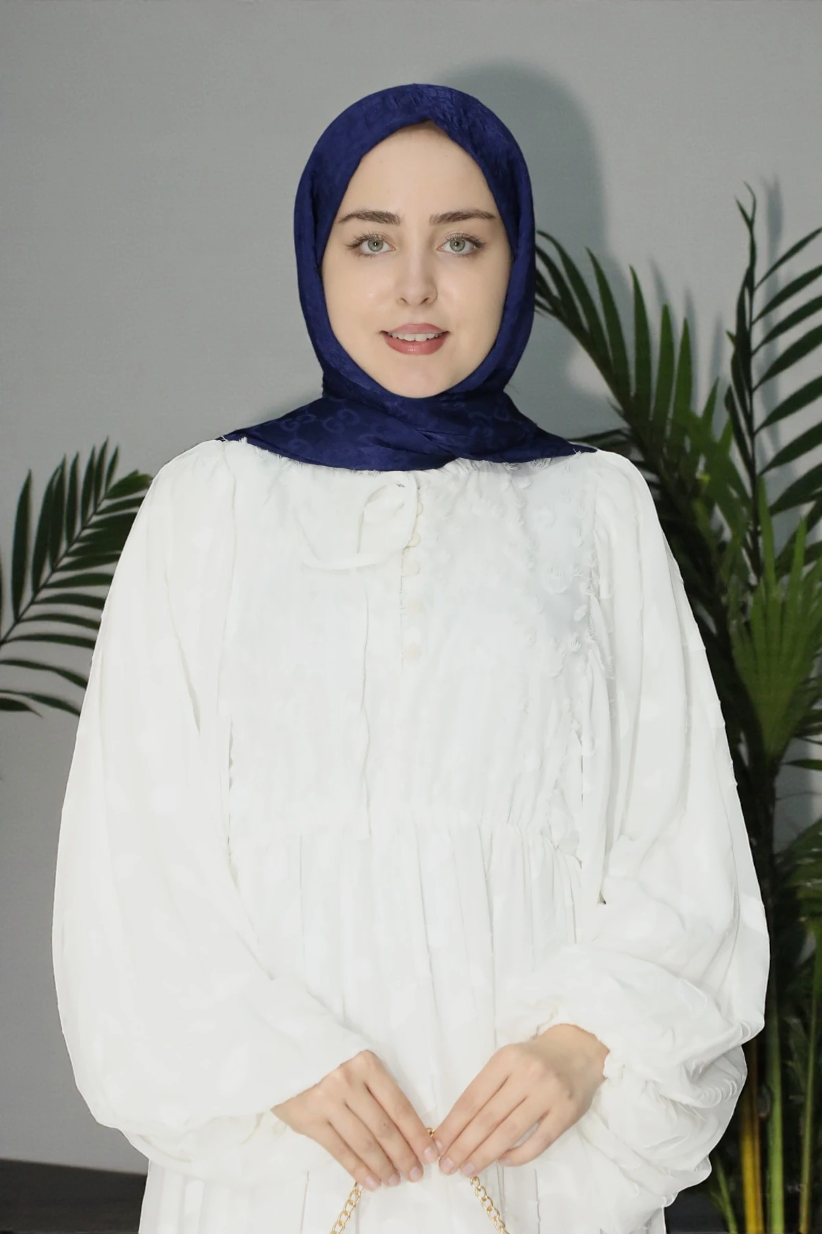 Volan Detaylı, Hafif Dokulu Tesettür Elbise