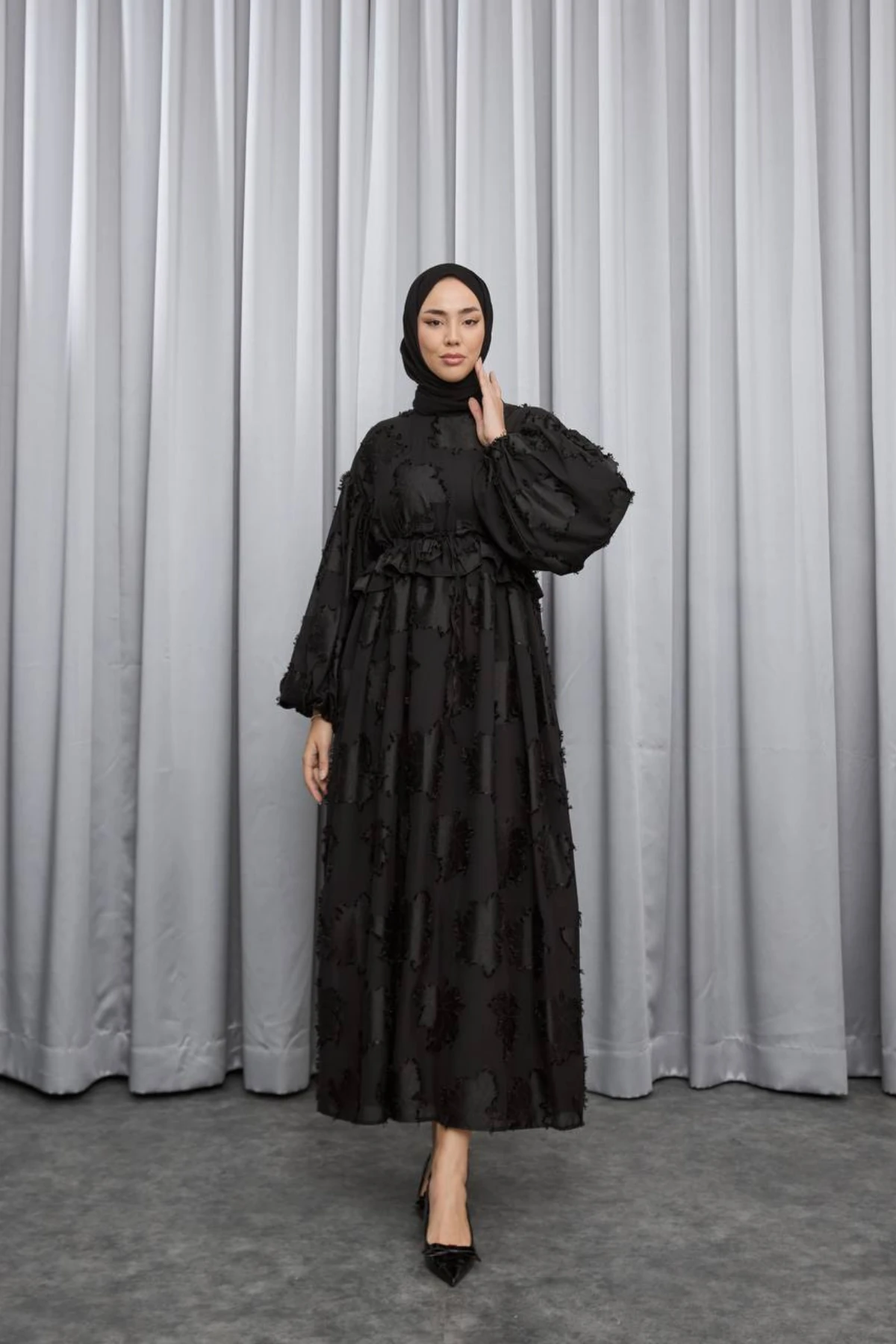 Yuvarlak Yaka Yaprak Desenli Lastikli Balon Kol Şifon Elbise