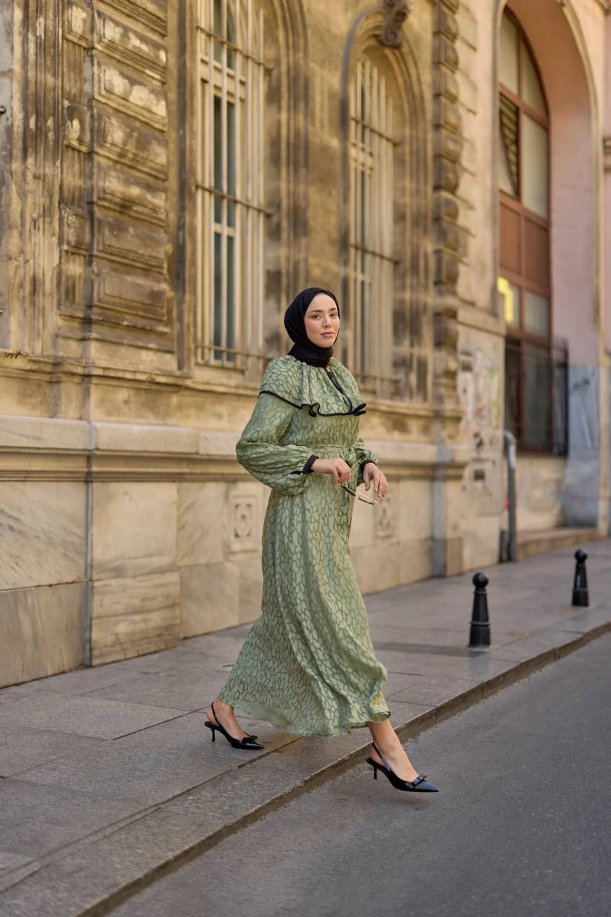 Bebe Yaka, Seyyar Kemerli Balon Kol Desenli Elbise