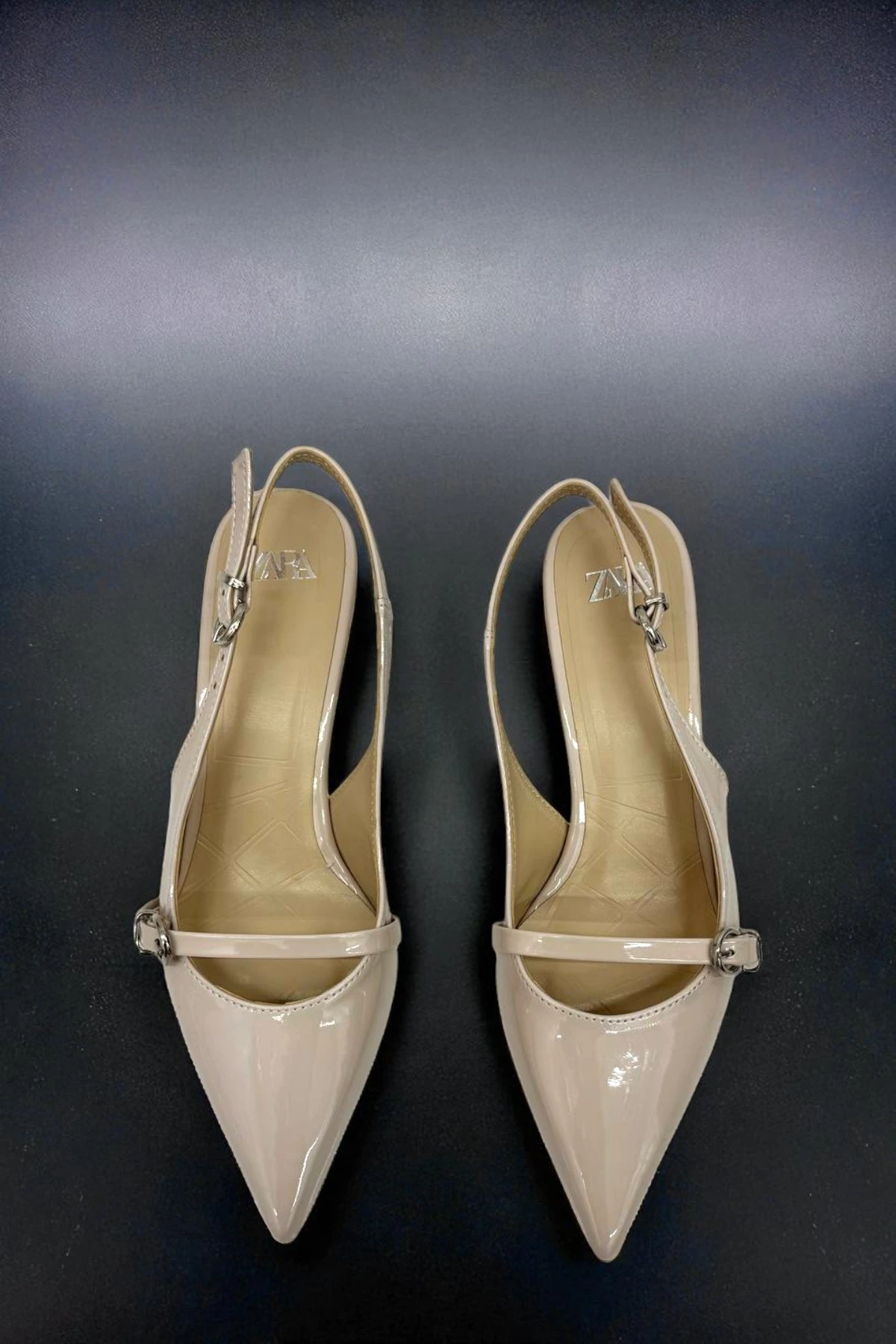 Kemer Detaylı  Krem Rugan Topuklu Ayakkabı