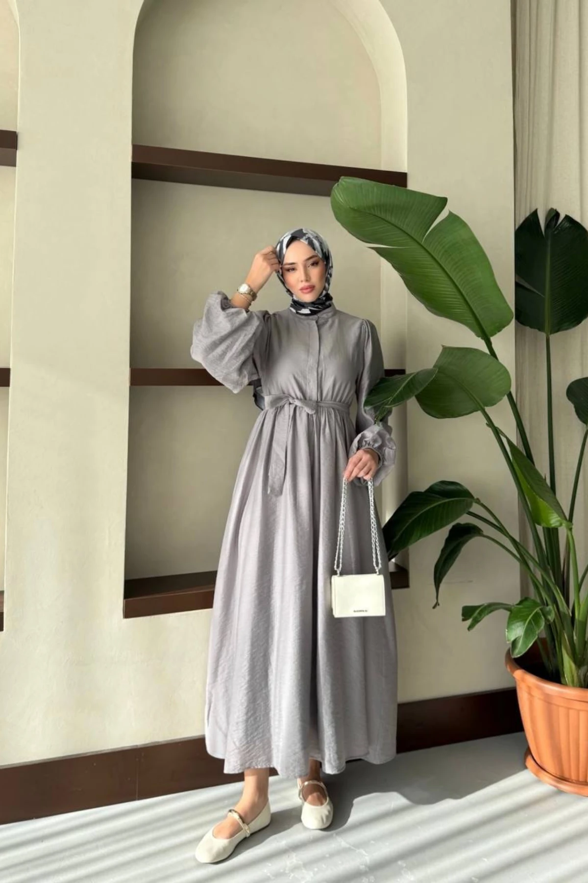 Yuvarlak Yaka, Gizli Düğmeli Balon Kol  Astarlı Elbise