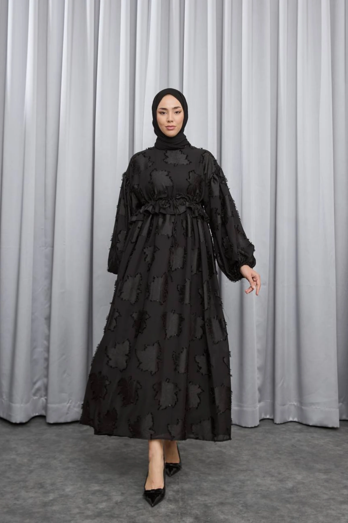 Yuvarlak Yaka Yaprak Desenli Lastikli Balon Kol Şifon Elbise