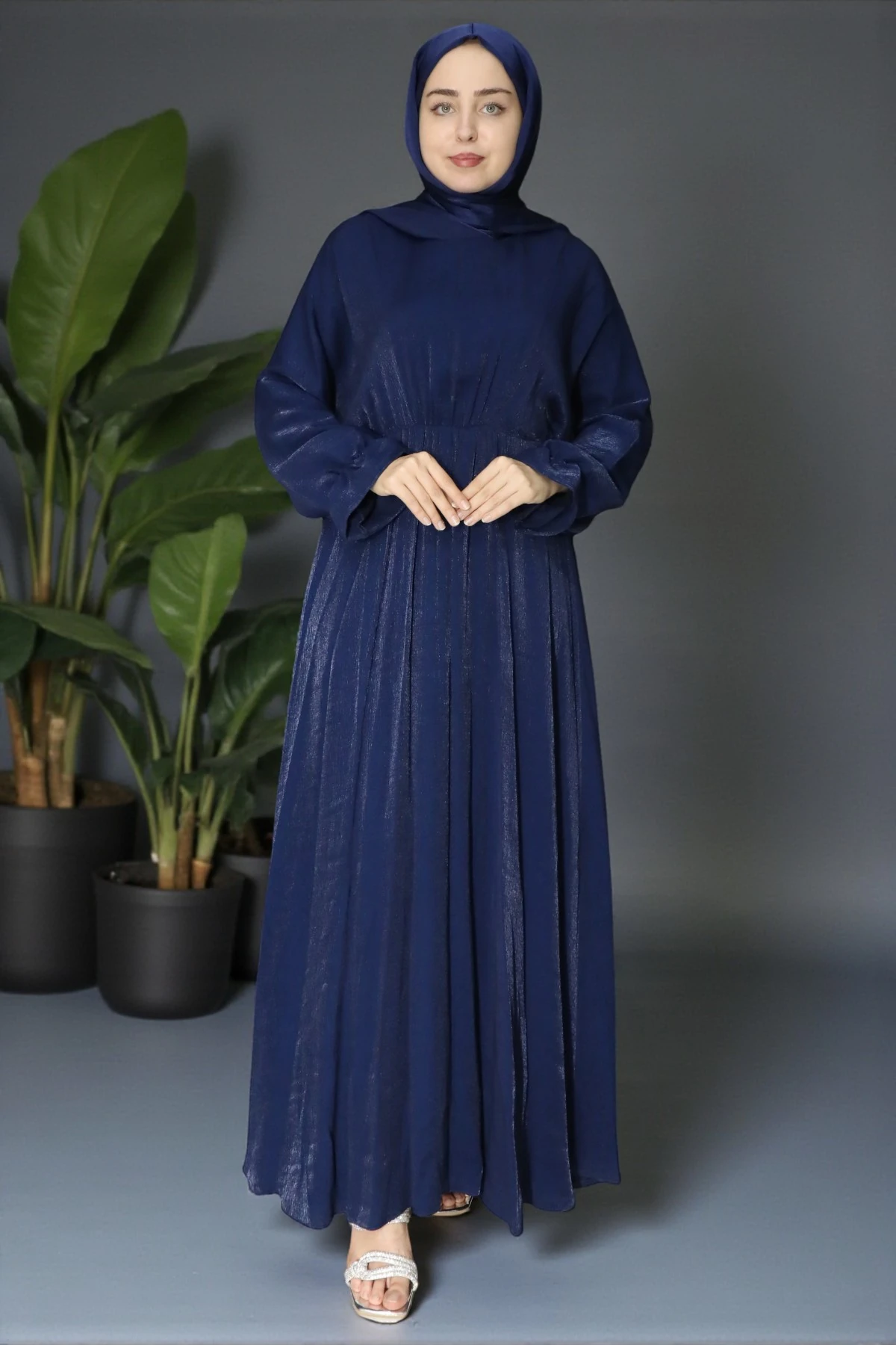 Işıltılı Rahat Kesim Pileli Tesettür Elbise