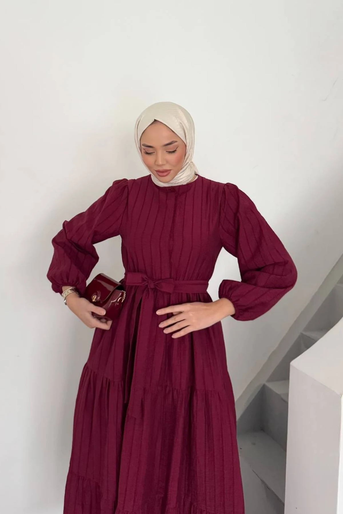 Yuvarlak Yaka Yarım Gizli Düğmeli Balon Kol Belden Kuşaklı Astarlı Elbise