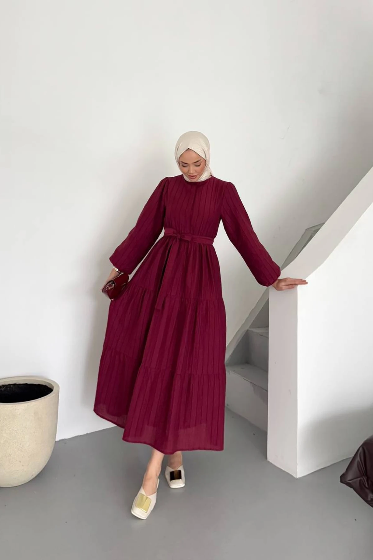 Yuvarlak Yaka Yarım Gizli Düğmeli Balon Kol Belden Kuşaklı Astarlı Elbise