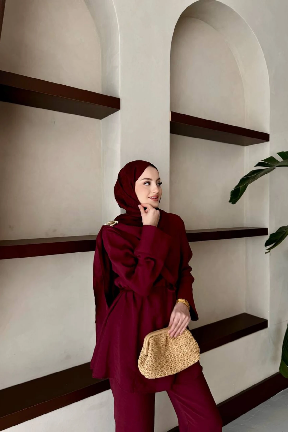  Broşlu, Kuşaklı Tunik Bol Paça Pantolon İkili Takım