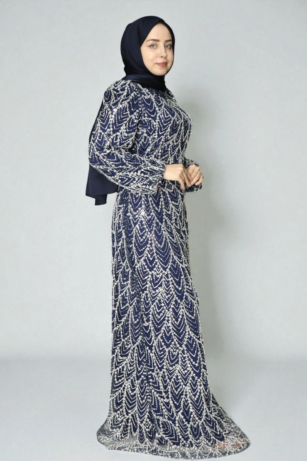 Tamamı Taş İşlemeli Zarif Kesim Tesettür Abiye