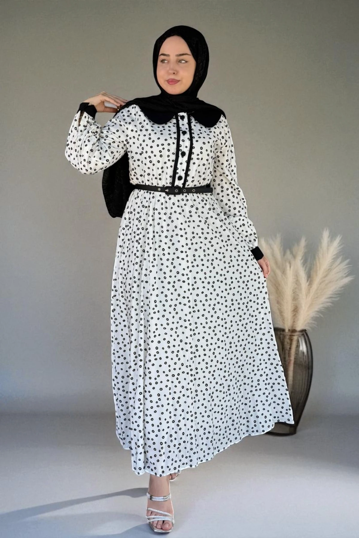 Bebe Yaka Yarım Düğmeli Puantiye Desenli Beyaz Elbise