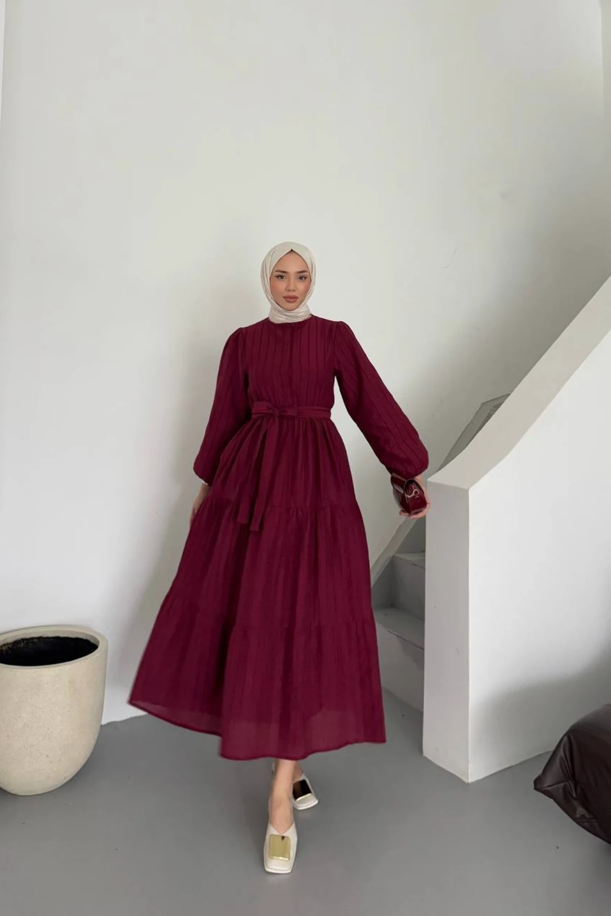 Yuvarlak Yaka Yarım Gizli Düğmeli Balon Kol Belden Kuşaklı Astarlı Elbise