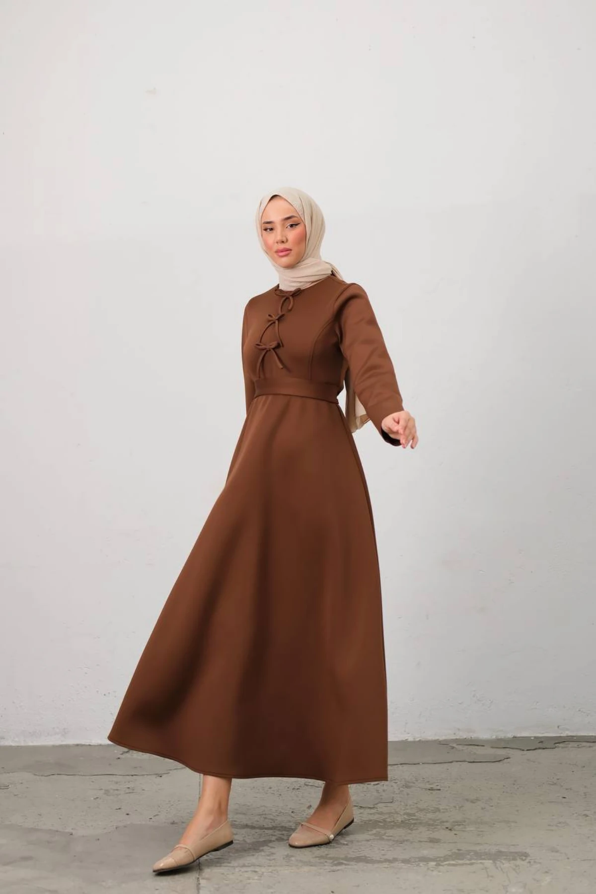 Kurdele Detaylı Seyyar Kemerli Scuba Elbise