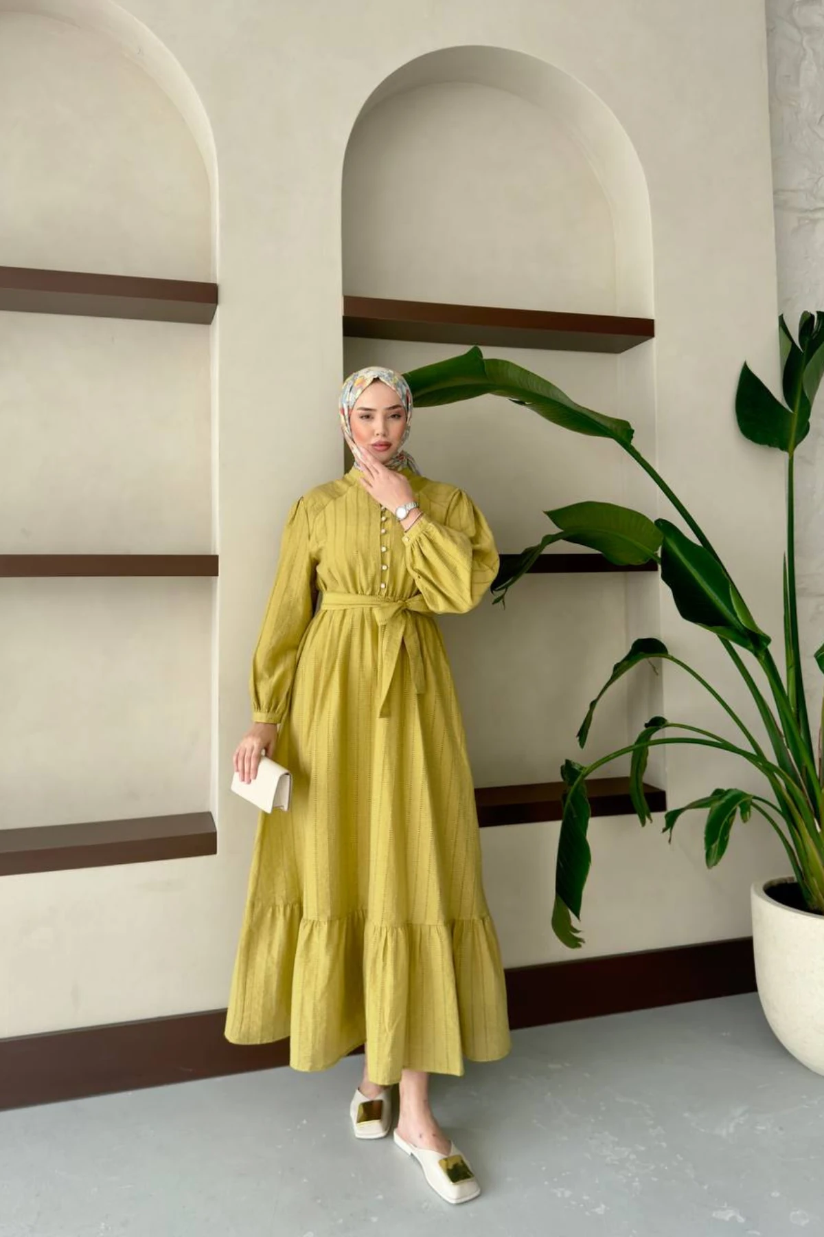 Hakim Yaka Yarım Taş Düğmeli Balon Kol Belden Kuşaklı Astarlı Tesettür Elbise