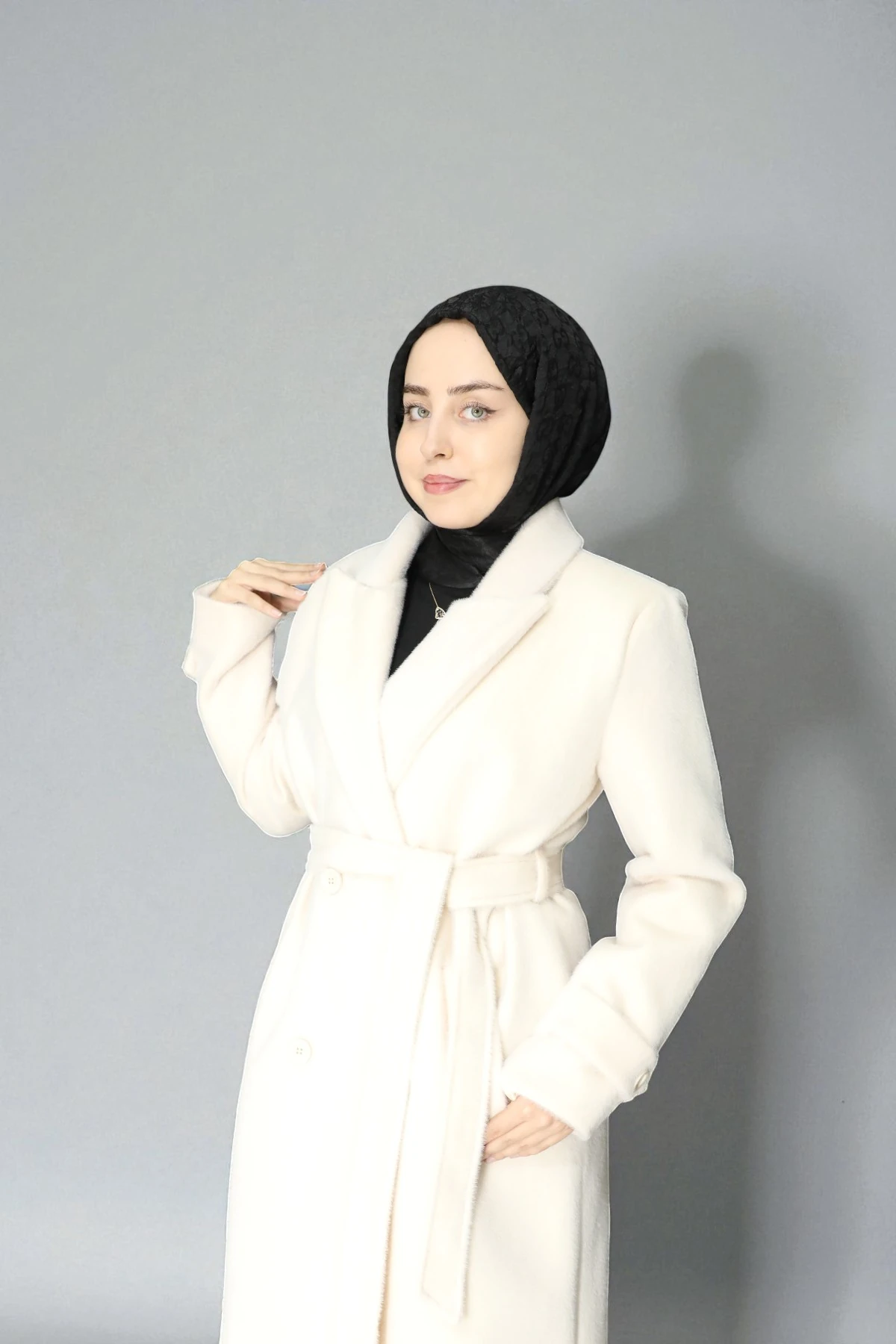 Modern Kesim Yumuşak Kürk Dokulu Kaban