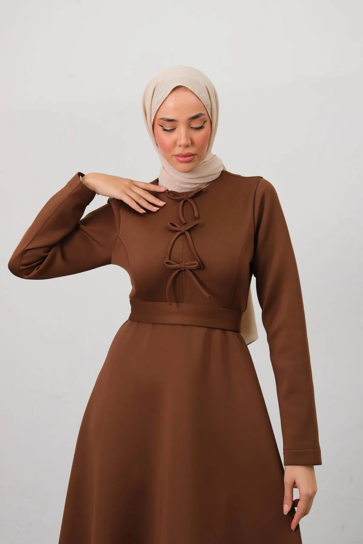 Kurdele Detaylı Seyyar Kemerli Scuba Elbise